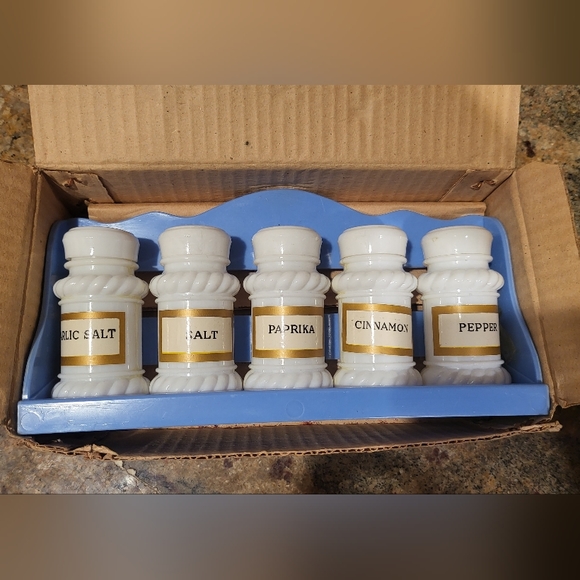 Vintage Spice Rack - Picture 3 of 4